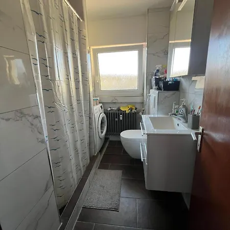 Country Comfort 4 Bedrooms Near Frankfurt דירה *