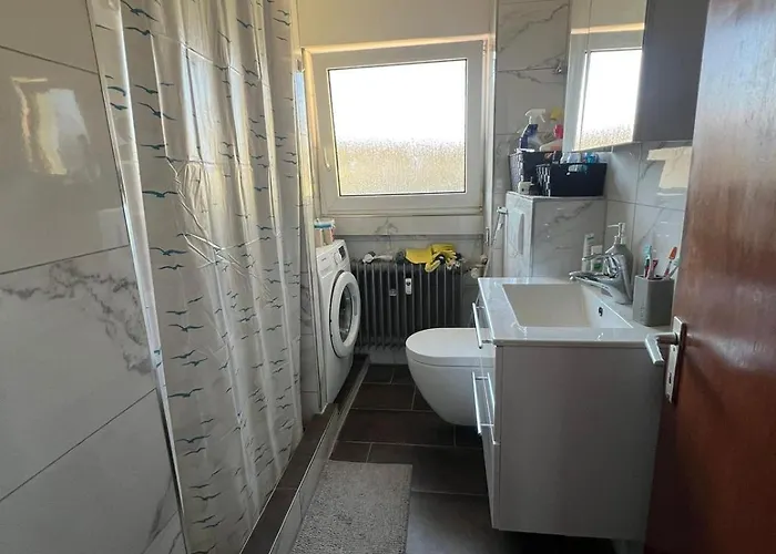 Country Comfort 4 Bedrooms Near Frankfurt Apartment *